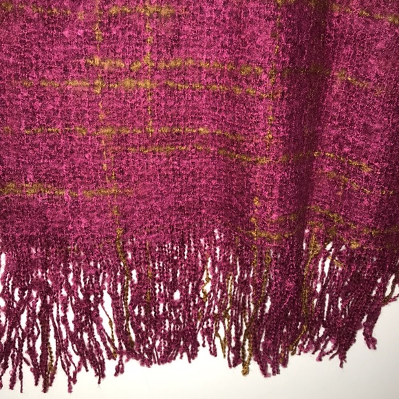 New Woven Scarf with Tassels - Picture 4 of 4